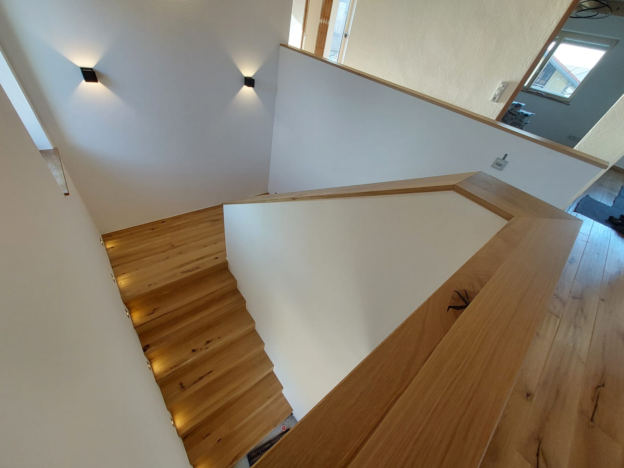 20251123 191206000 iOS 5